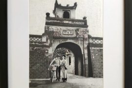 Hand-embroidered painting - Quan Chuong city gate